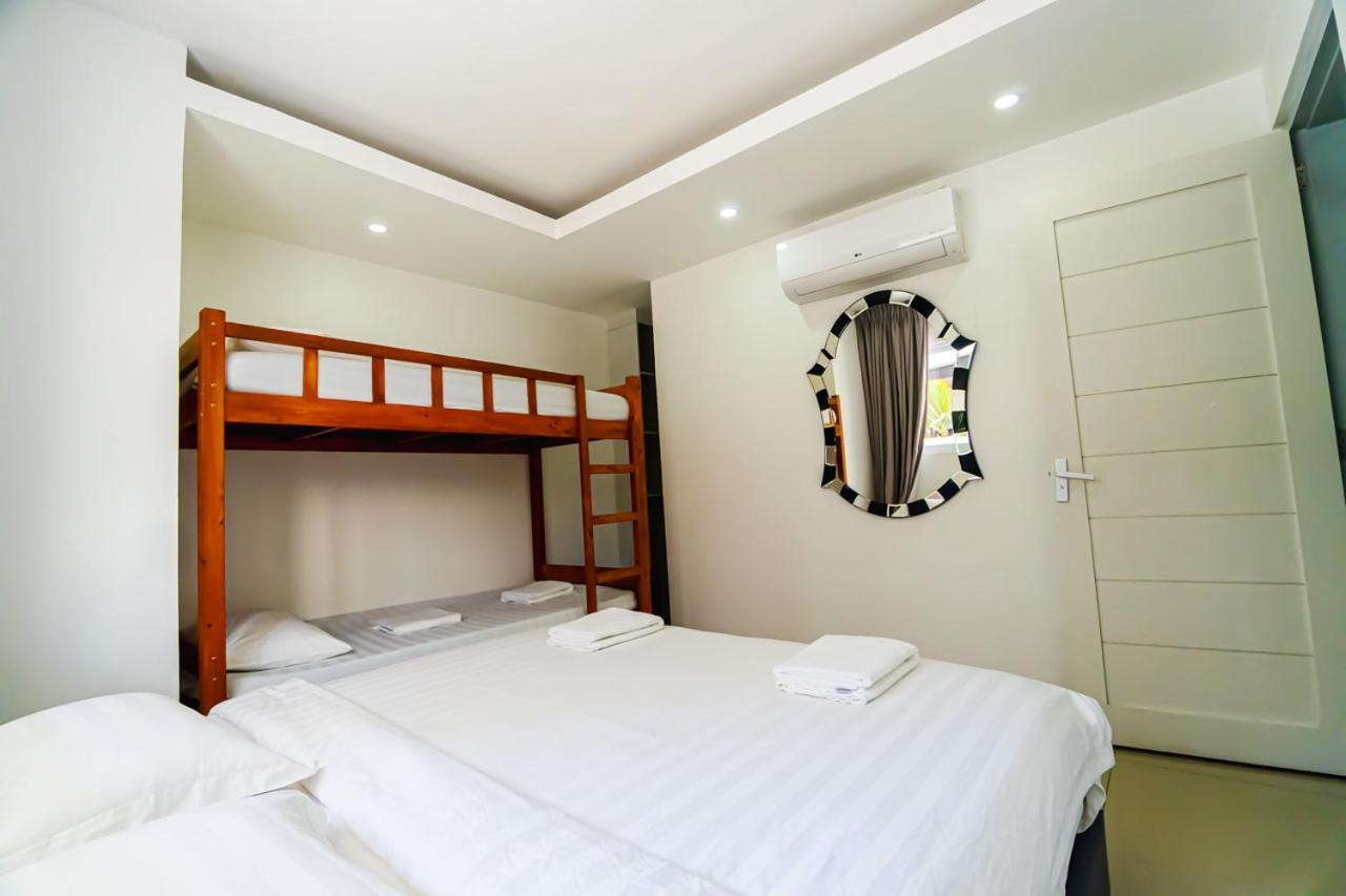 Chequers Suites Subic Bay Olongapo Exterior foto