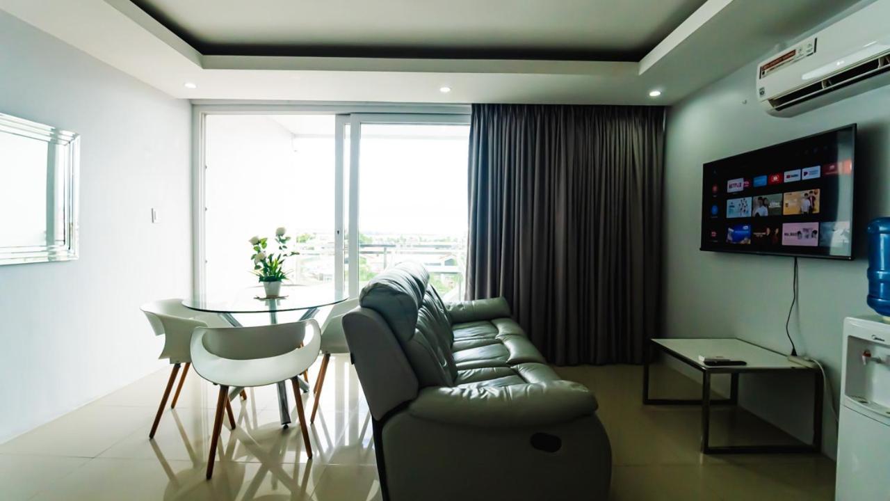 Chequers Suites Subic Bay Olongapo Exterior foto